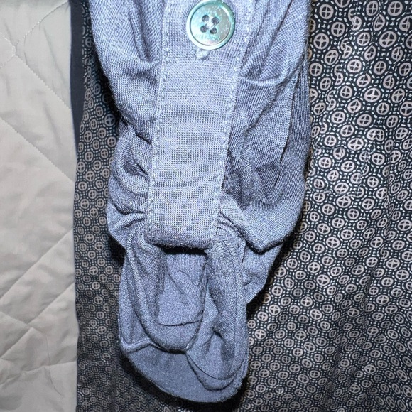 Babaton With Silk V-Neck - Picture 5 of 11